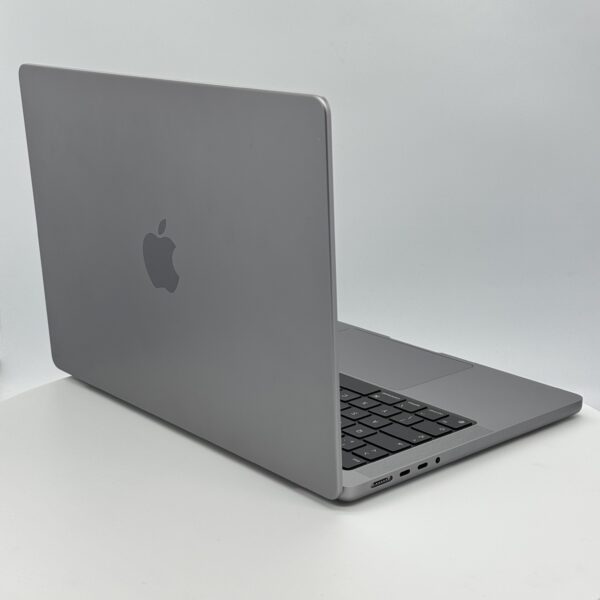 Apple MacBook Pro M3 2023 / 14" / 8GB / 1TB Space Gray (MTL83SL/A) / Špičkový – Obrázok 5